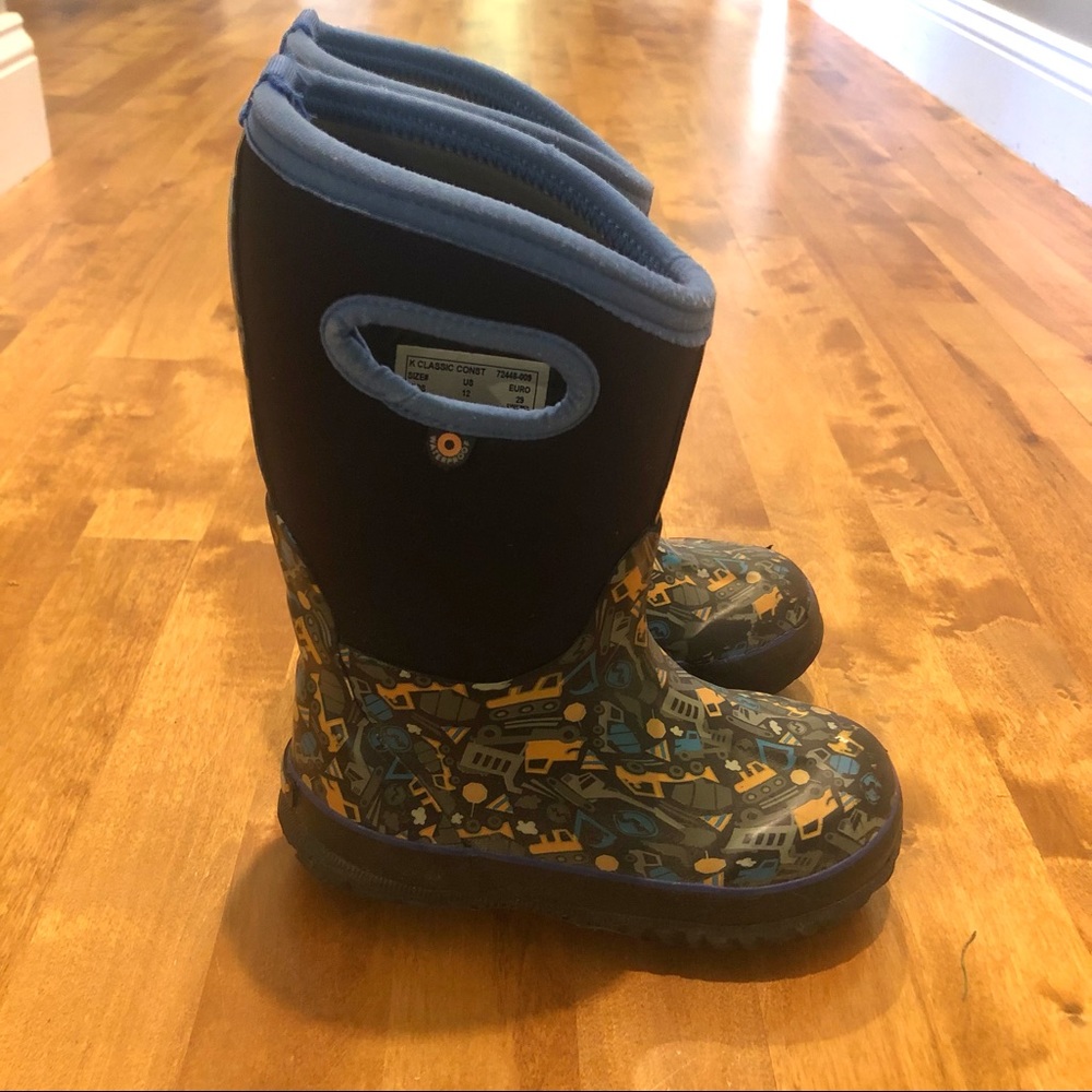 Boys’ BOGS Classic Waterproof boots Construction print